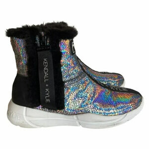 Kendall & Kylie Napa 9/9.5 iridescent boot‎ sneakers